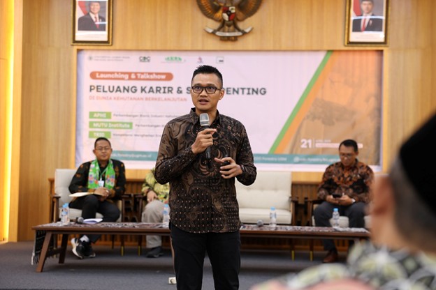 kerjasama dengan ugm untuk kehutanan berkelanjutan